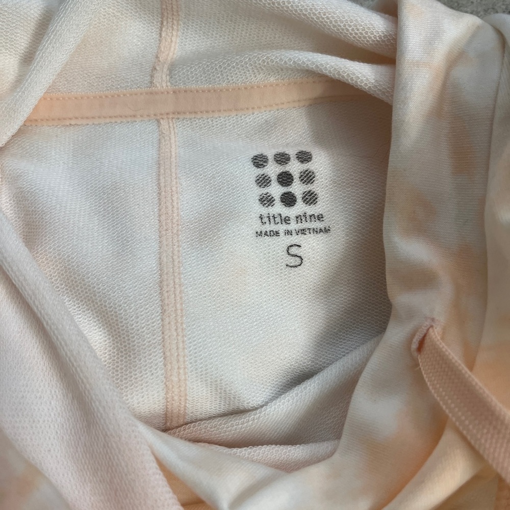 NWOT Title nine hoodie - Picture 2 of 2